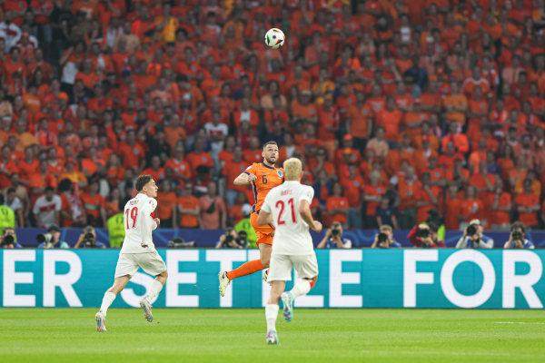 Jiuyou Sports-【欧洲杯】德弗赖+乌龙君建功，荷兰2比1逆转土耳其