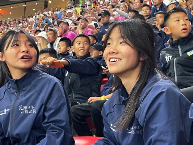 体育直播-欧洲杯上的中国足球少年：那一刻，我的心在颤抖