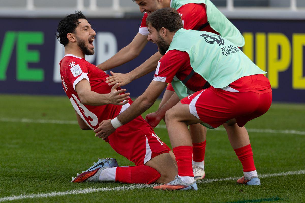 网页版登录入口-0-1！U23亚洲杯连场爆冷，两大夺冠热门出局，中国队有望直通四强